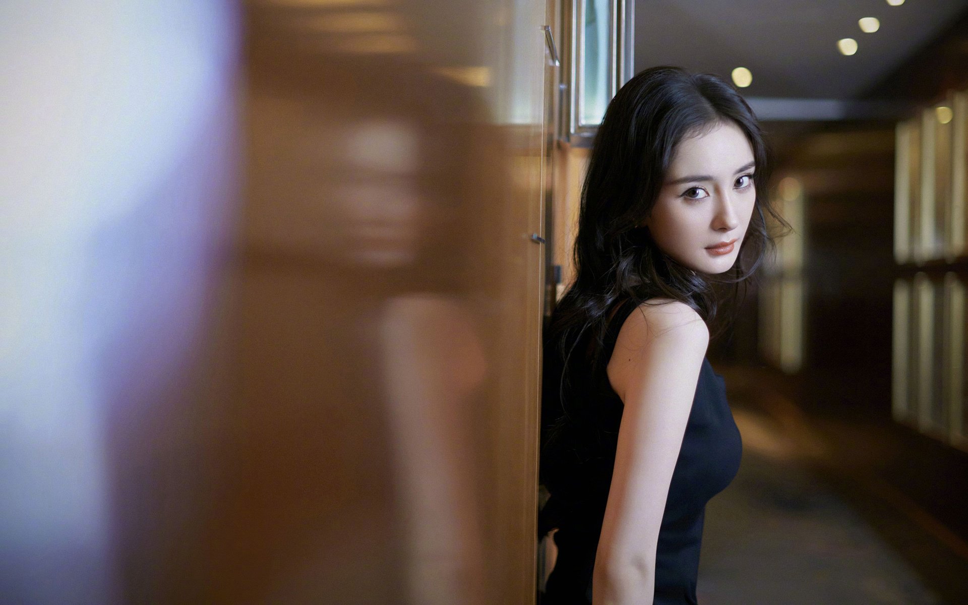 “雪地飙车:北极圈的冰雪战神”,极地雪橇车