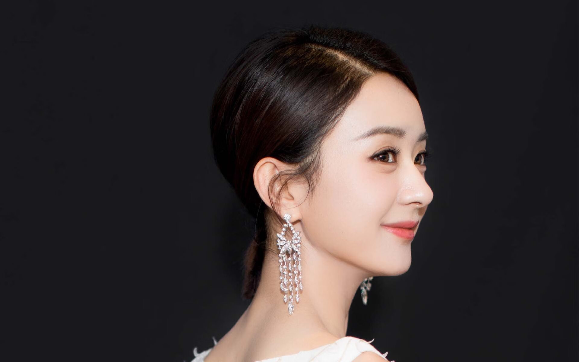 《职业选手的生活:除了比赛还有哪些精彩?》,职业选手是什么工作