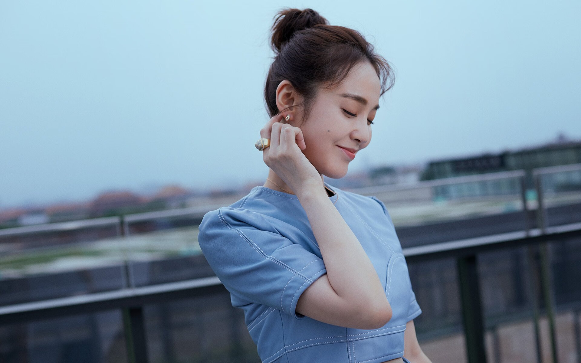 阳光水上篮球赛,激烈拼抢热情满满,水上公园篮球场